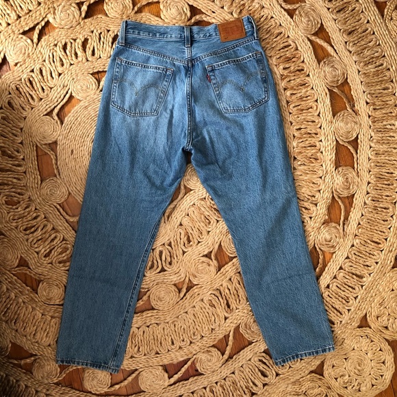 SOLD Levi’s 501 Womens Ripped Jeans - Picture 3 of 6